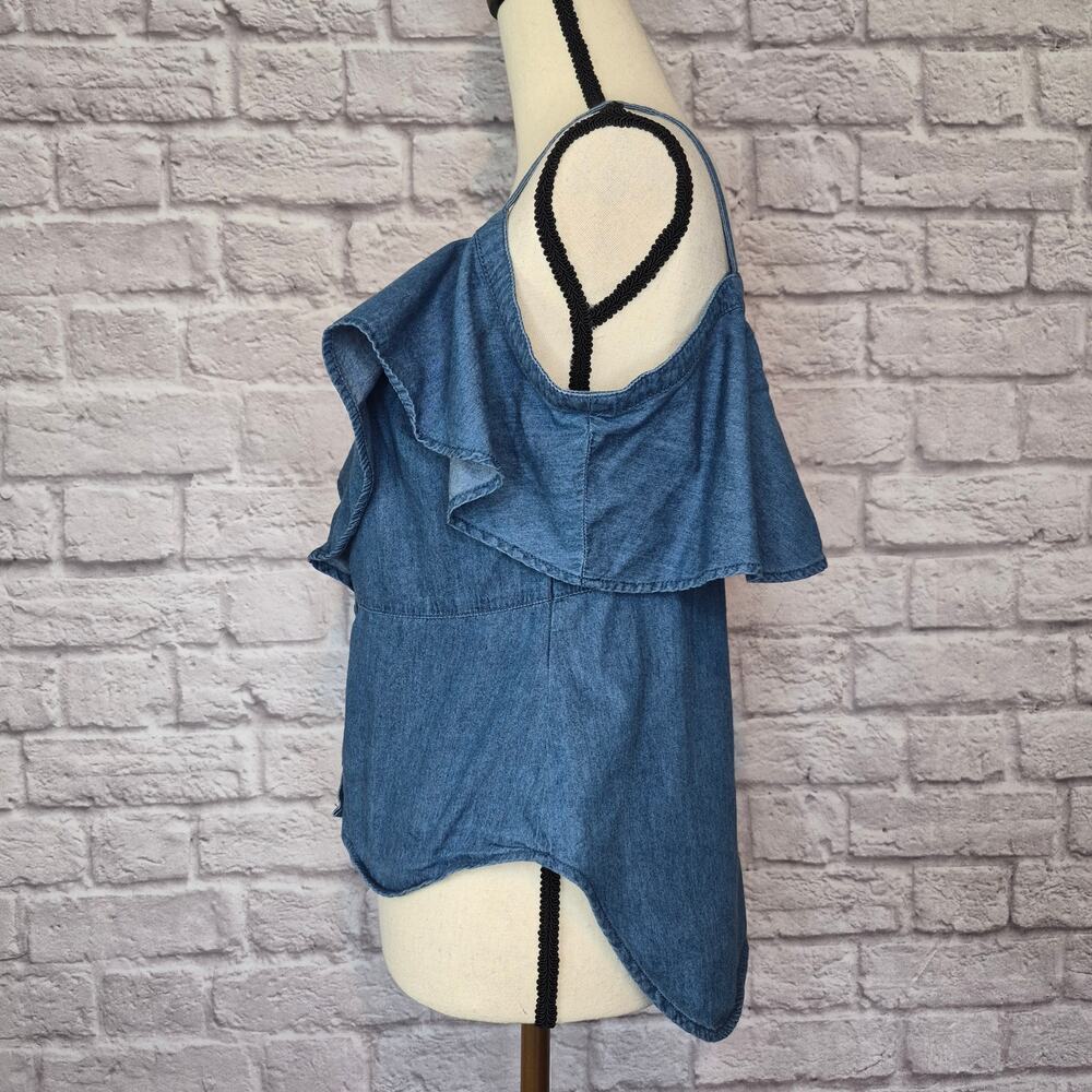 Venus Chambray Ruffle Top Dark Wash Cold Shoulder Cami Button Down Blouse Sz 10 - Picture 7 of 10